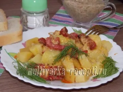 Картопля з ковбасою в мультиварці
