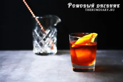 Коктейль олд фешн, він же старомодний коктейль (бурбона житнього віскі) Коктейль олд фешн, він же старомодний коктейль
