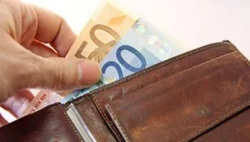 Штрафи з зарплати співробітників за запізнення незаконні (зарплати) Штрафи з зарплати співробітників за запізнення незаконні