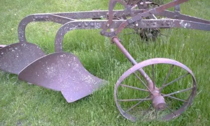 Кінний плуг для міні-тракторів і мотоблока