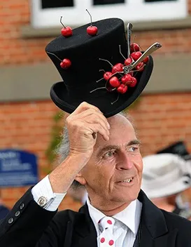 Королівські скачки royal ascot (наявність головного убору) Королівські скачки royal ascot