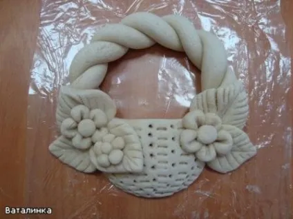 Кошик з солоного тіста