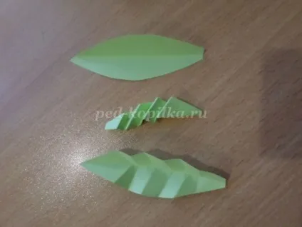 Кошик з квітами з кольорового паперу (квітами) Кошик з квітами з кольорового паперу