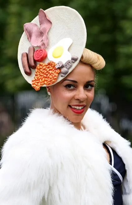 Королівські скачки royal ascot (наявність головного убору) Королівські скачки royal ascot