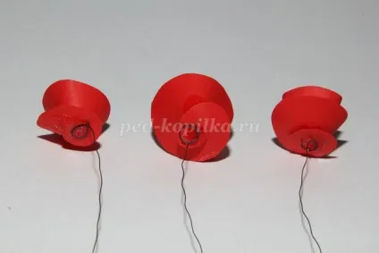 Красиві квіти з паперу своїми руками (зовнішнього краю разрежем) Красиві квіти з паперу своїми руками