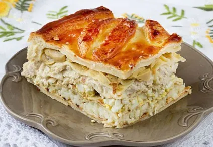 Кулеб'яка з куркою, яйцем, грибами і рисом (яйцем) Кулеб'яка з куркою, яйцем, грибами і рисом