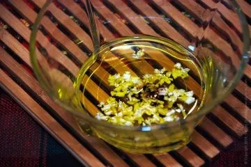 Курка з пекінською капустою, ананасом і сиром данаблю