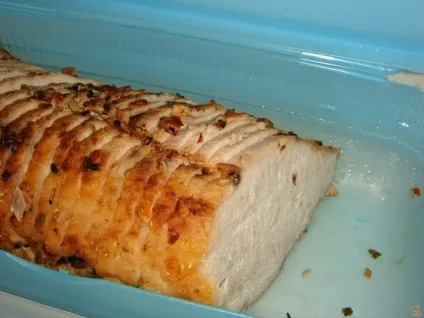 Курка з чорносливом і горіхами в фользі