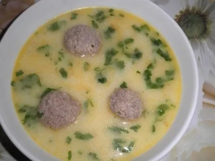 Курка з чорносливом і горіхами в фользі