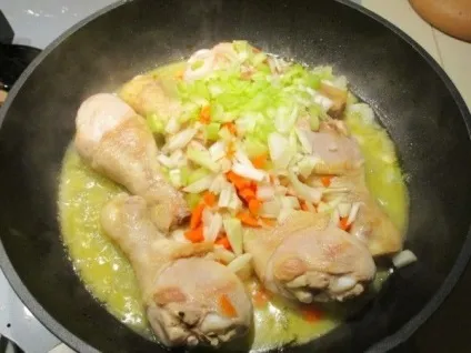 Курка по-мисливські - рецепт приготування з покроковими фото (приготування) Курка по-мисливські - рецепт приготування з покроковими фото
