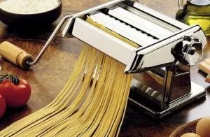 Локшинорізка ручна pasta machine, мій огляд (лапшерізка) Локшинорізка ручна pasta machine, мій огляд