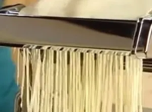 Локшинорізка ручна pasta machine, мій огляд (відео) Локшинорізка ручна pasta machine, мій огляд