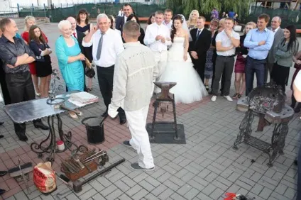 Коваль щастя - справжній коваль на вашому весіллі (весіллі) Коваль щастя - справжній коваль на вашому весіллі