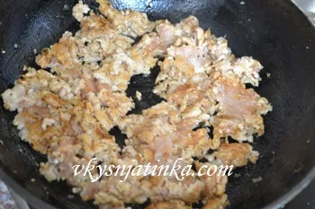 Макарони фаршировані грибами і куркою - рецепт з фото