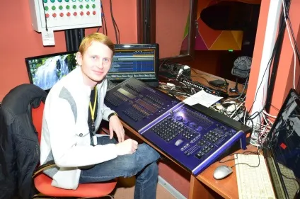 Максим Шликов «світло - головний чарівник і помічник в театрі» - сад Сервье (головний) Максим Шликов «світло - головний чарівник і помічник в театрі» - сад Сервье