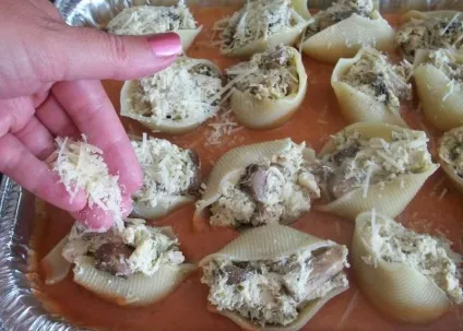 Макарони, фаршировані куркою і грибами - покроковий рецепт з фото на (макарони) Макарони, фаршировані куркою і грибами - покроковий рецепт з фото на