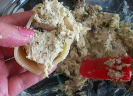 Макарони, фаршировані куркою і грибами - покроковий рецепт з фото на (кулінарія) Макарони, фаршировані куркою і грибами - покроковий рецепт з фото на