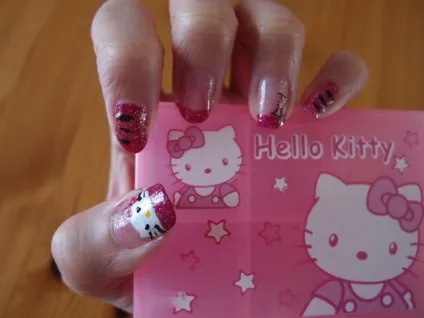 Манікюр hello kitty покроково на фото і відео - манікюр в домашніх умовах (фото) Манікюр hello kitty покроково на фото і відео - манікюр в домашніх умовах