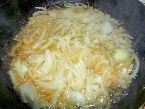 Минтай тушкований, рецепт тушкованої риби
