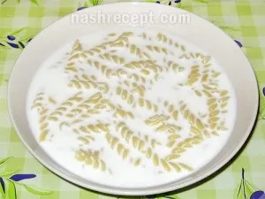 Молочний суп з макаронами