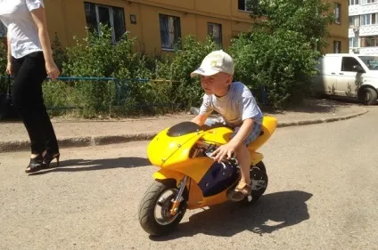 Мотоцикли для дітей на бензині - огляд та поради щодо вибору (мотор об'ємом кубів) Мотоцикли для дітей на бензині - огляд та поради щодо вибору