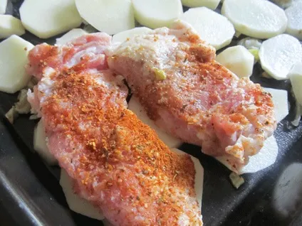М'ясо по-французьки з картоплею в духовці (картопля) М'ясо по-французьки з картоплею в духовці