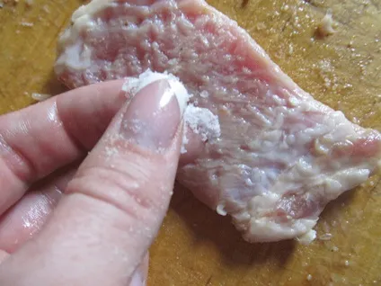 М'ясо по-французьки з картоплею в духовці (картоплею) М'ясо по-французьки з картоплею в духовці