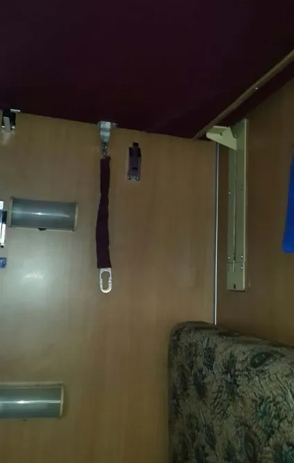 На своїй шкурі безпересадочний вагон київ-прага, попутно (київ-прага) На своїй шкурі безпересадочний вагон київ-прага, попутно
