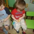 Нод з малювання поролоновими стусанами і ватяними паличками в першій молодшій групі «маленькі і (уроки) Нод з малювання поролоновими стусанами і ватяними паличками в першій молодшій групі «маленькі і