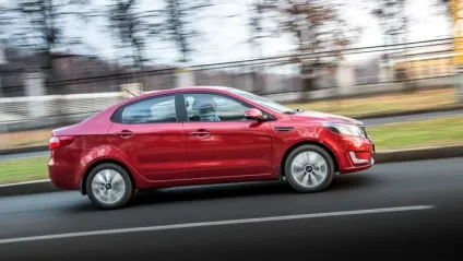 Новий renault logan 2 проти kia rio 2015 - кіа ріо клуб (Twitter Facebook Vkontakte) Новий renault logan 2 проти kia rio 2015 - кіа ріо клуб