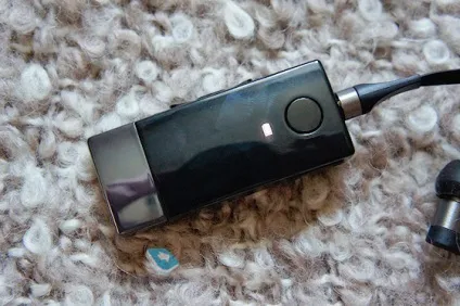 Огляд bluetooth-гарнітури sony smart wireless headset