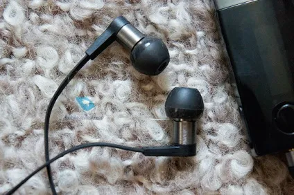 Огляд bluetooth-гарнітури sony smart wireless headset