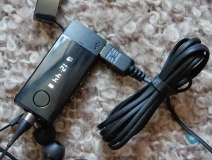 Огляд bluetooth-гарнітури sony smart wireless headset