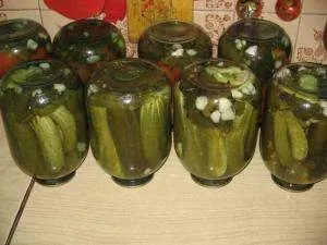 Солоні хрусткі огірки