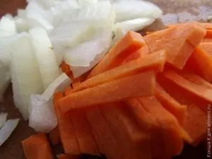 Солянка з копченою куркою (ковбаса) Солянка з копченою куркою