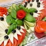 Оформлення овочевий нарізки ідеї з фото для святкового столу (фото) Оформлення овочевий нарізки ідеї з фото для святкового столу