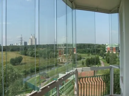 Вікна в підлогу на балконі фото