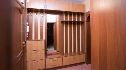 Оригінальний дизайн маленької прихожей в квартирі хрущовці поради щодо оформлення та фото ідеї (передпокої) Оригінальний дизайн маленької прихожей в квартирі хрущовці поради щодо оформлення та фото ідеї