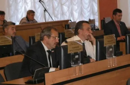 Органи місцевого самоврядування - народний політичний рейтинг (місцевого) Органи місцевого самоврядування - народний політичний рейтинг