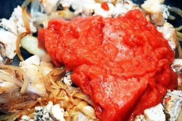 Паста з курячим філе в томатному соусом (філе) Паста з курячим філе в томатному соусом