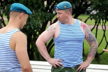Парашути на шкірі як виглядають і що можуть означати татуювання ВДВ (татуювання) Парашути на шкірі як виглядають і що можуть означати татуювання ВДВ