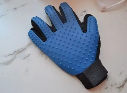 Рукавичка для зняття вовни з тварин pet brush glove (true touch), мій огляд (вовни) Рукавичка для зняття вовни з тварин pet brush glove (true touch), мій огляд