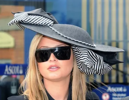 Парад капелюхів на скачках royal ascot (частина 1) - новини в фотографіях (скачках) Парад капелюхів на скачках royal ascot (частина 1) - новини в фотографіях