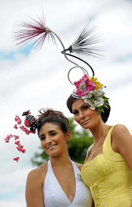 Парад капелюхів на скачках royal ascot (частина 1) - новини в фотографіях (капелюхів) Парад капелюхів на скачках royal ascot (частина 1) - новини в фотографіях