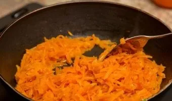 Пиріжки з морквою в духовці і на сковороді солодка випічка, рецепт з яйцем і інші варіанти (пиріжки) Пиріжки з морквою в духовці і на сковороді солодка випічка, рецепт з яйцем і інші варіанти