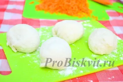 Пиріжки з морквою в духовці рецепт з покроковими фото (дріжджові пиріжки) Пиріжки з морквою в духовці рецепт з покроковими фото