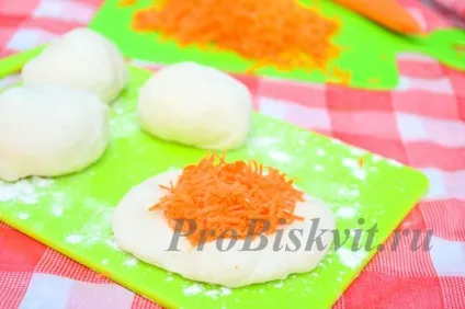 Пиріжки з морквою в духовці рецепт з покроковими фото (морквою) Пиріжки з морквою в духовці рецепт з покроковими фото