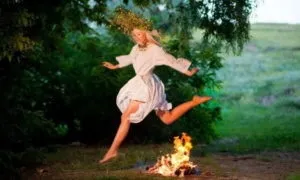 Чому лимон освітлює чай