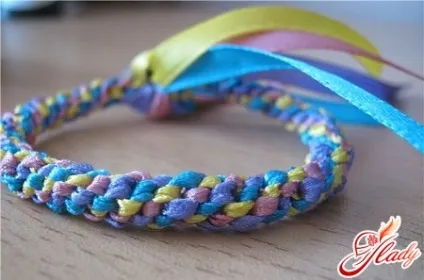 Плетіння фенечек зі стрічок техніка та способи (плетіння) Плетіння фенечек зі стрічок техніка і способи
