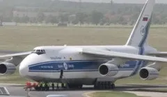 Чому салат цезар носить таку назву
